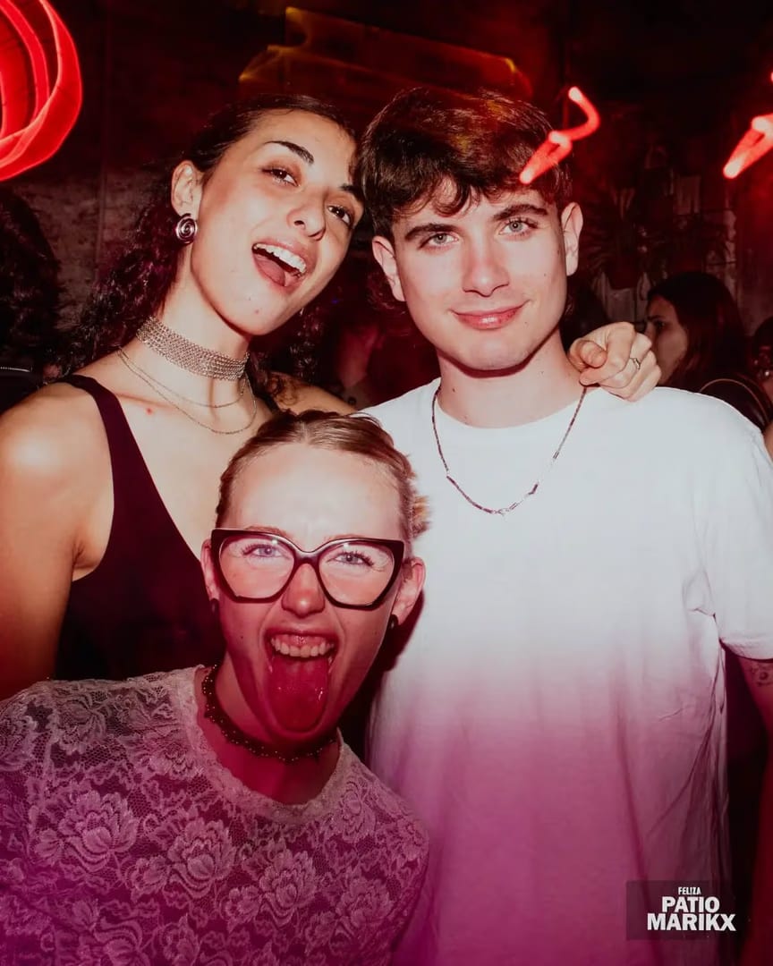 FEL!ZA Club LGBTIQ Buenos Aires — Bellezas de viernes por la noche #🏳️‍🌈 

www.felizarcoiris.com

FEL!ZA 
Tu oas