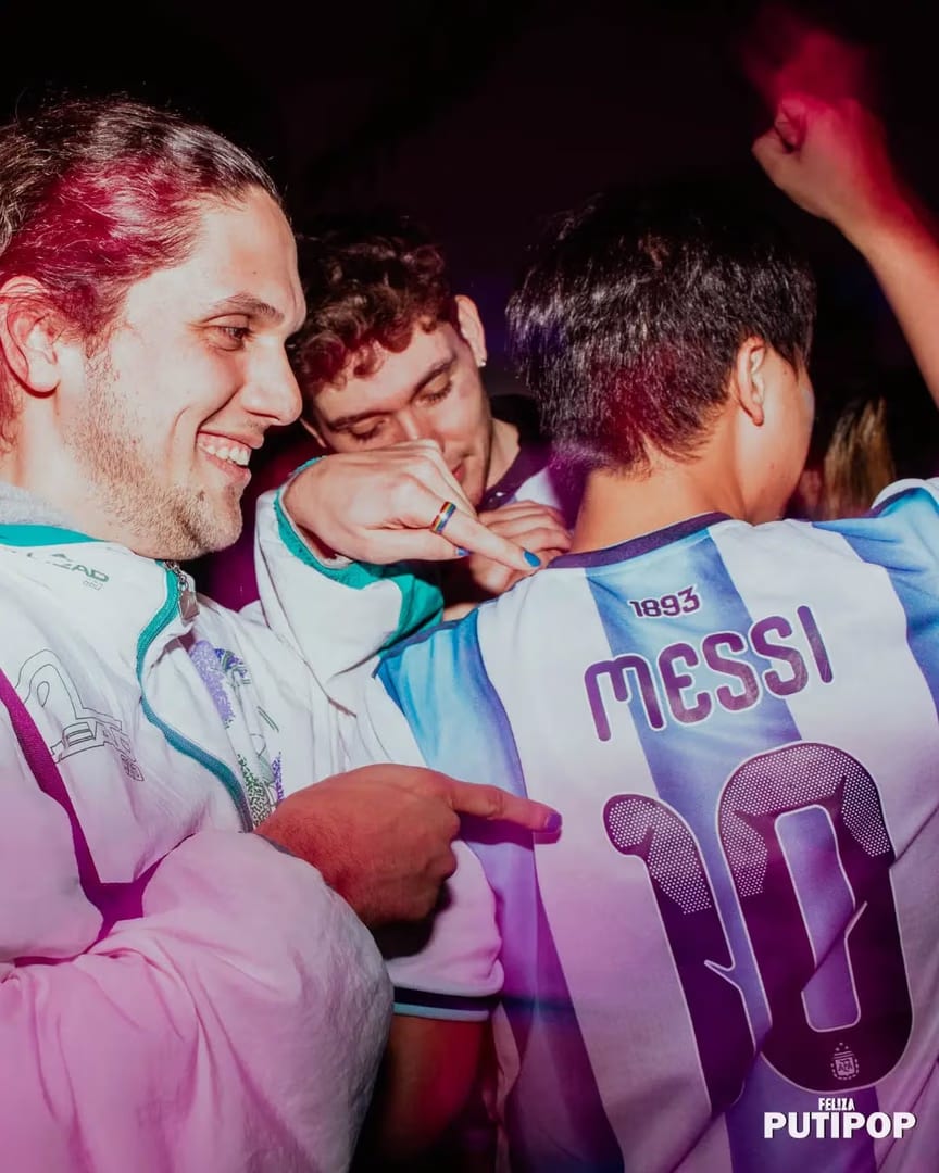 FEL!ZA Club LGBTIQ Buenos Aires — Que vas a hacer hoy? Nosotres ya estamos aca

www.felizarcoiris.com

FEL!ZA 
Tu 