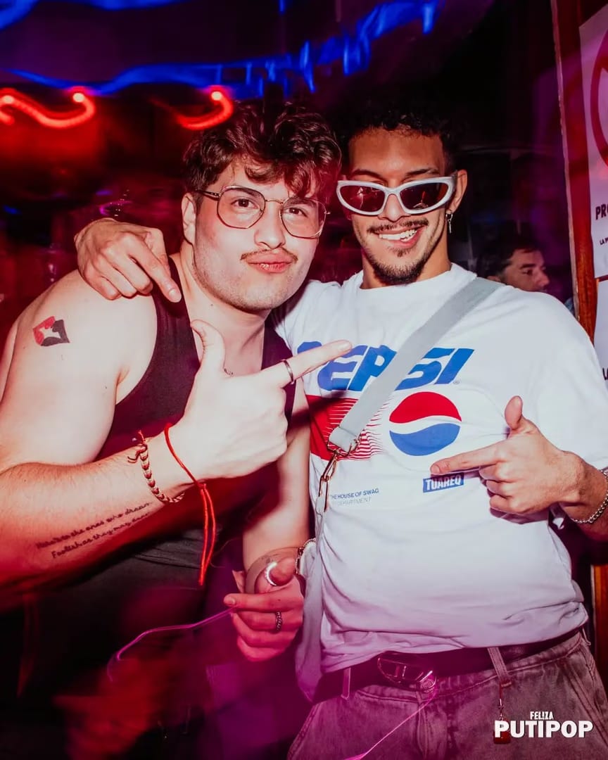 FEL!ZA Club LGBTIQ Buenos Aires — Que vas a hacer hoy? Nosotres ya estamos aca

www.felizarcoiris.com

FEL!ZA 
Tu 