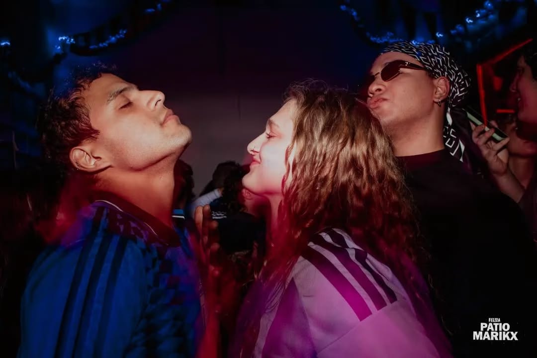 FEL!ZA Club LGBTIQ Buenos Aires — Aca te espera tu proxima anécdota

 www.felizarcoiris.com

FEL!ZA 
Tu oasis LGTB
